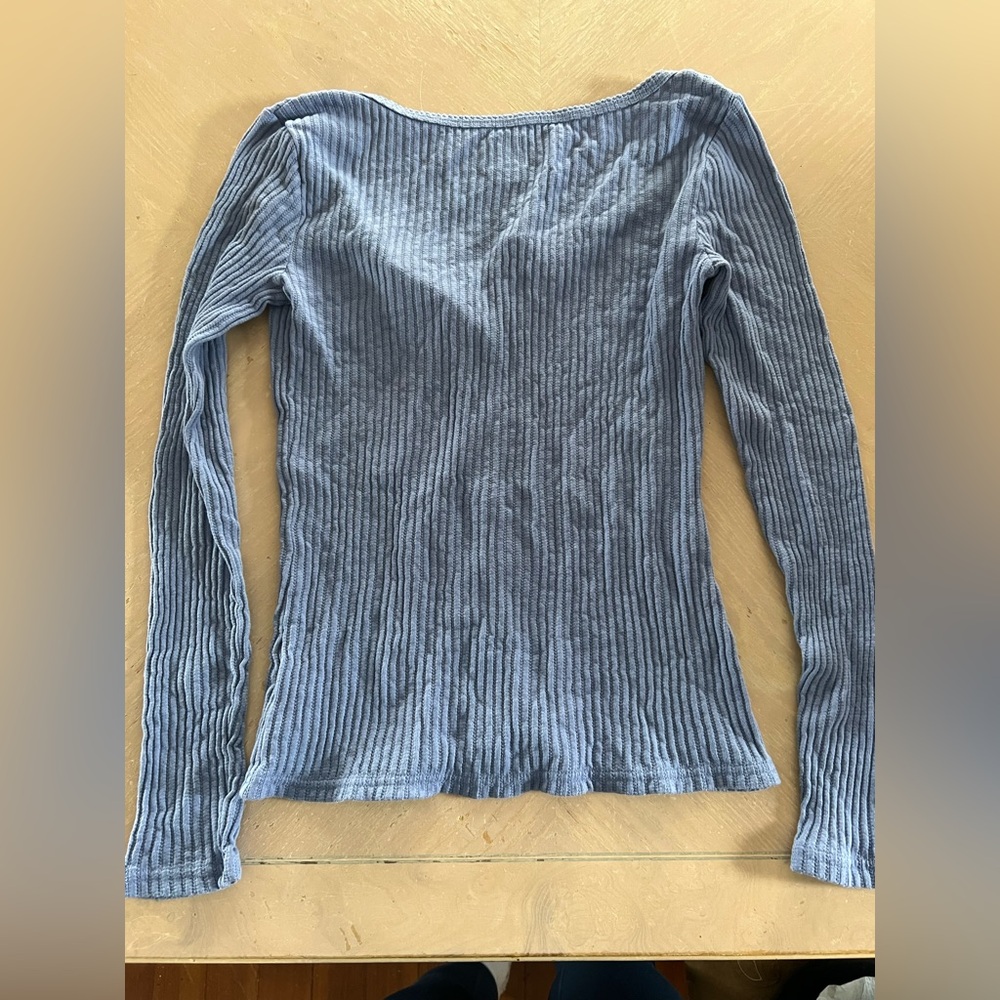 GAP Light Blue Ribbed Button-Front Long Sleeve Top - Picture 4 of 5